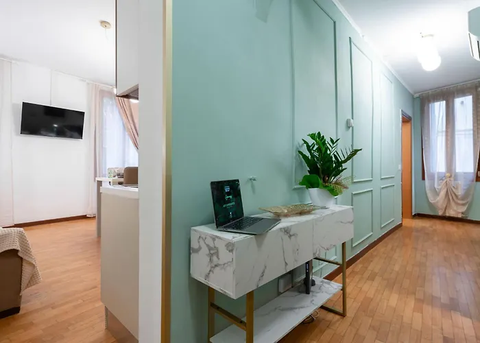 St Mark's Square - K Collection